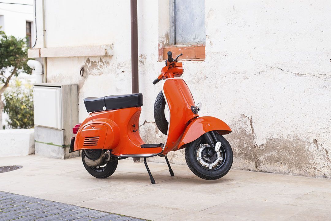 No llego al suelo en mi vespa (1)
