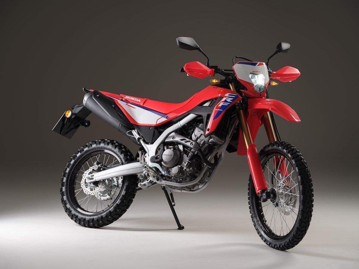 como-llegar-mejor-al-suelo-en-la-honda-crf300l-2025
